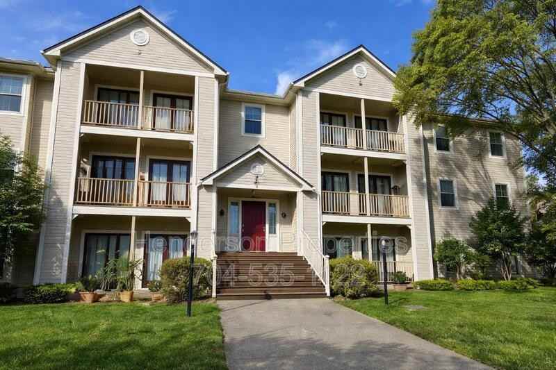 6125 Meadow Rose Ln - Photo 3 of 17