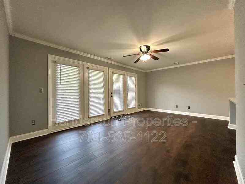 6125 Meadow Rose Ln - Photo 4 of 17