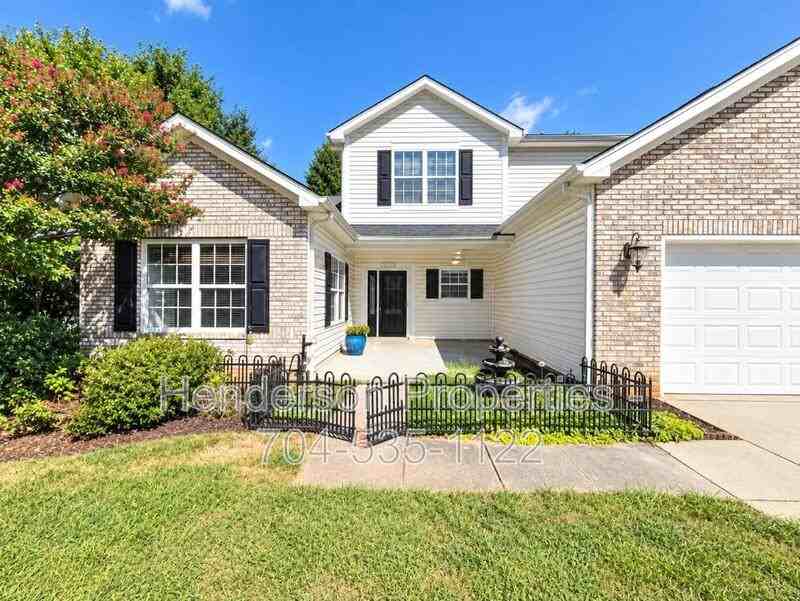 3107 Cordroy Ct