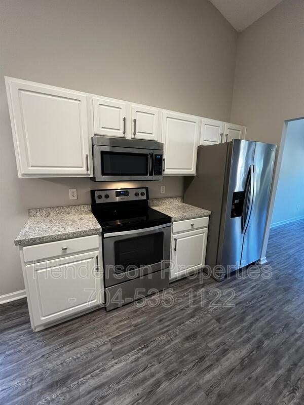 4004 Shadow Pines Cir - Photo 3 of 13