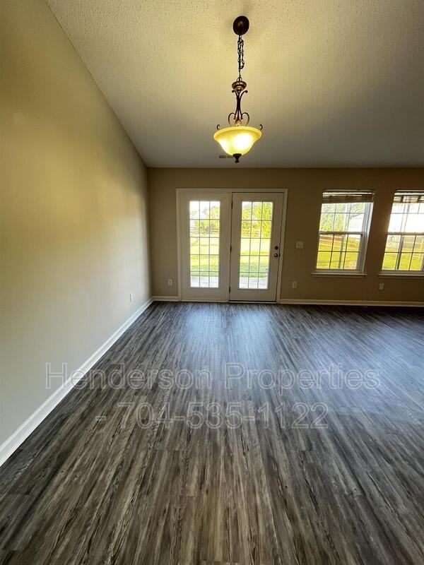 4004 Shadow Pines Cir - Photo 5 of 13