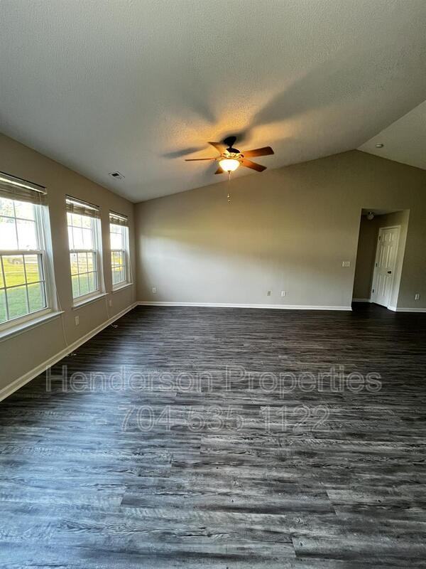 4004 Shadow Pines Cir - Photo 6 of 13