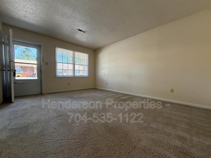 522 Davie Ave #C - Photo 3 of 13