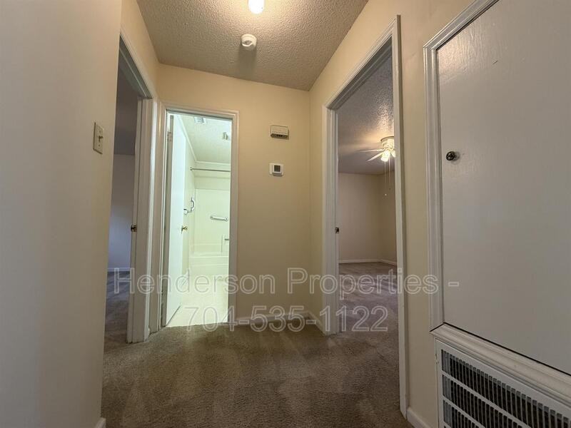 522 Davie Ave #C - Photo 6 of 13