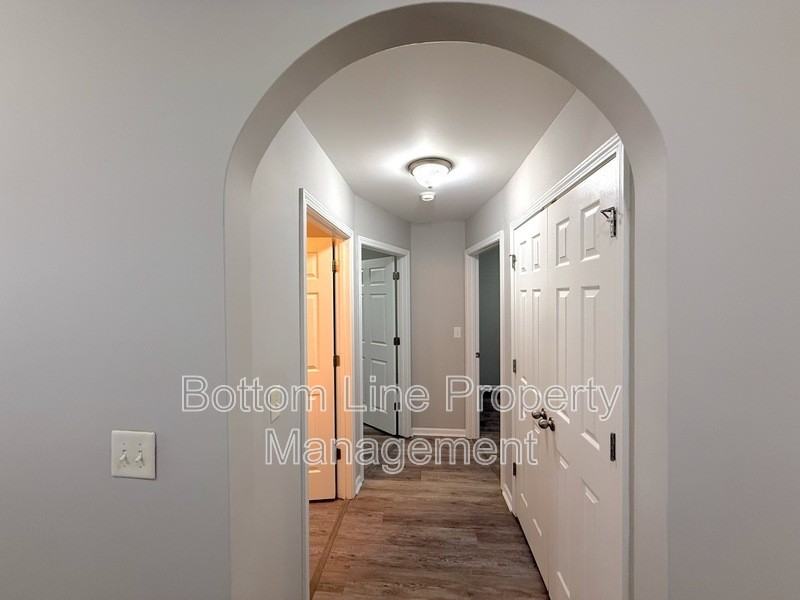 3850 Fircrest Dr - Photo 4 of 22