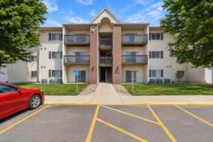 featured image of 3855 Pineview Pl