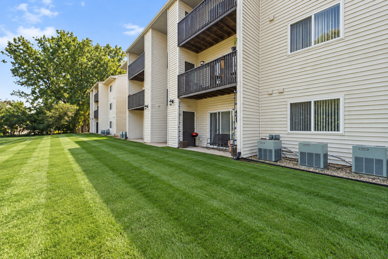 Pineview Place Apartments - Photo 7 of 32