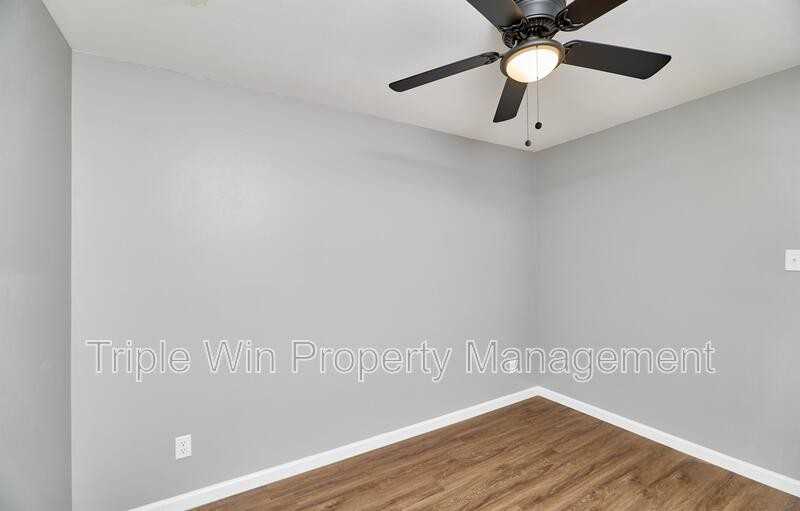 2400 E Humes Ln - Photo 7 of 18