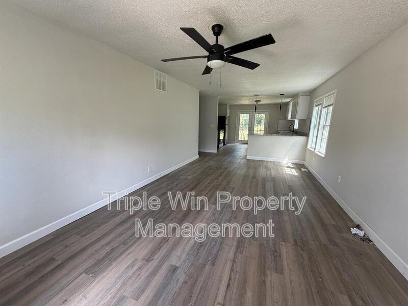 9937 Carlyle Ave - Photo 2 of 15