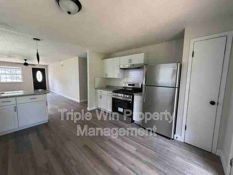9937 Carlyle Ave - Photo 4 of 15