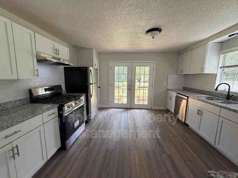 9937 Carlyle Ave - Photo 5 of 15