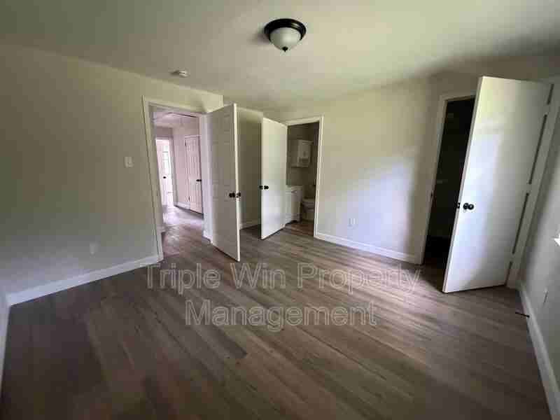 9937 Carlyle Ave - Photo 7 of 15