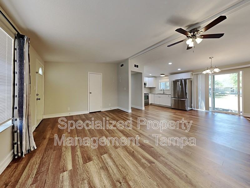 13426 Tyringham St - Photo 3 of 23