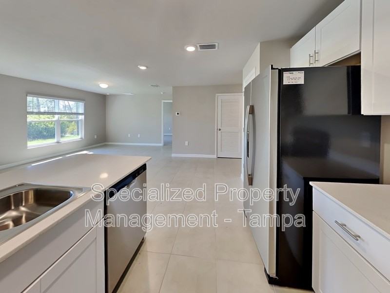 4731 Gillot Blvd - Photo 4 of 25