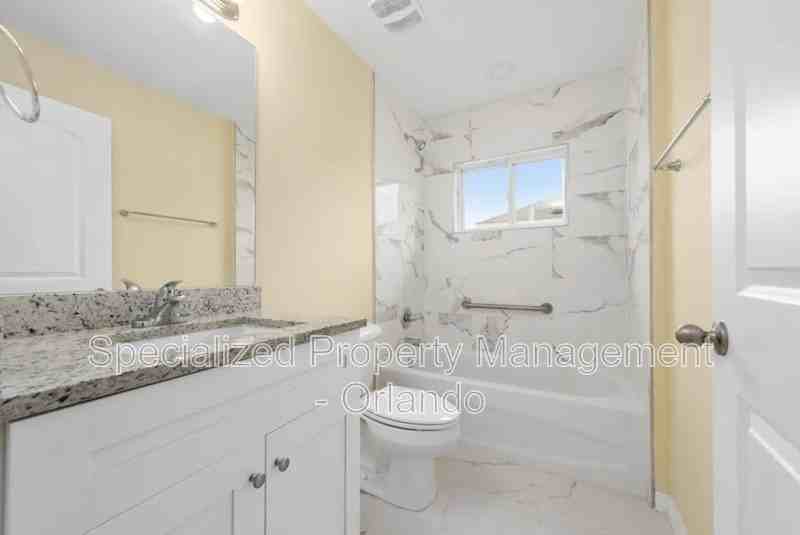 4451 Sw 170th Street Rd - Photo 2 of 21