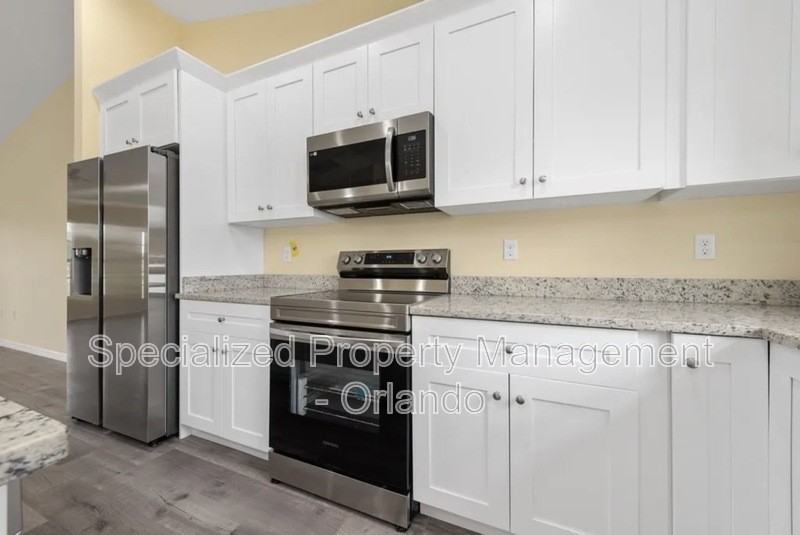 4451 Sw 170th Street Rd - Photo 4 of 21