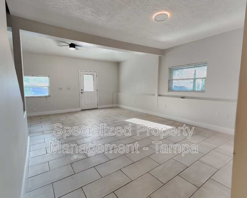 3801 1/2 W Palmira Ave - Photo 6 of 22
