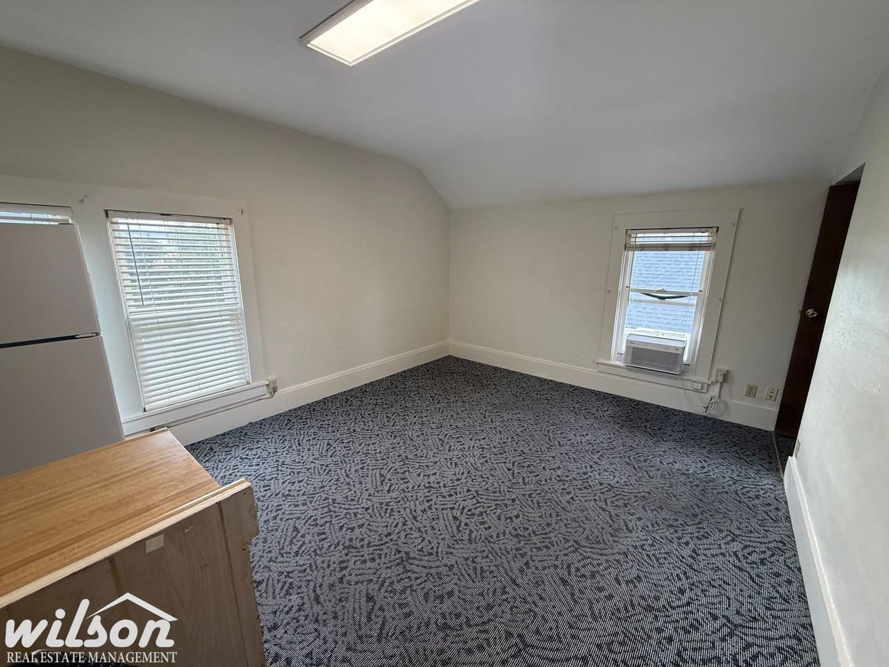 302 S 8th Ave - Photo 2 of 17