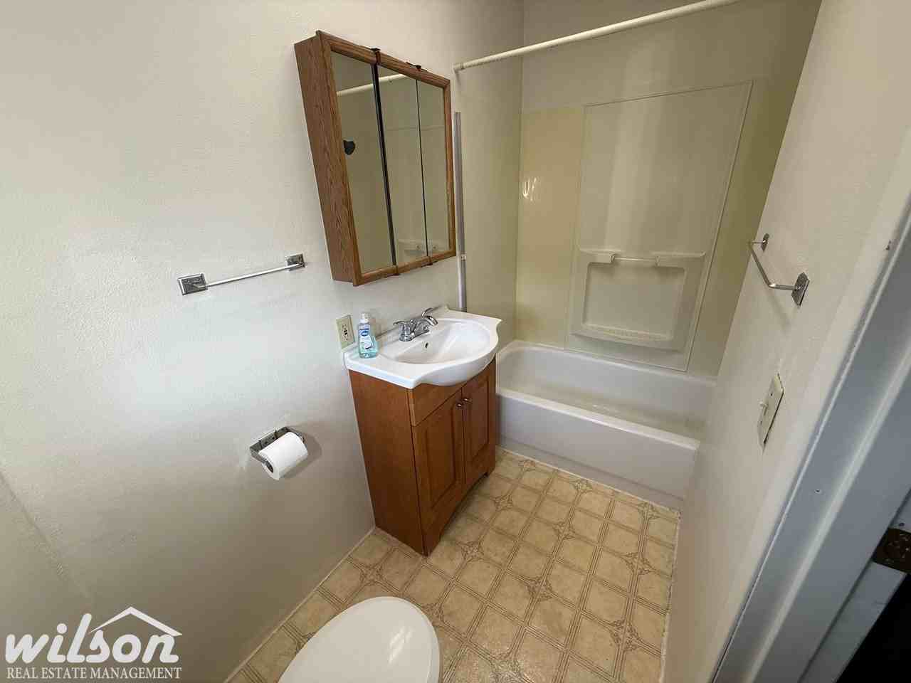 302 S 8th Ave - Photo 6 of 17