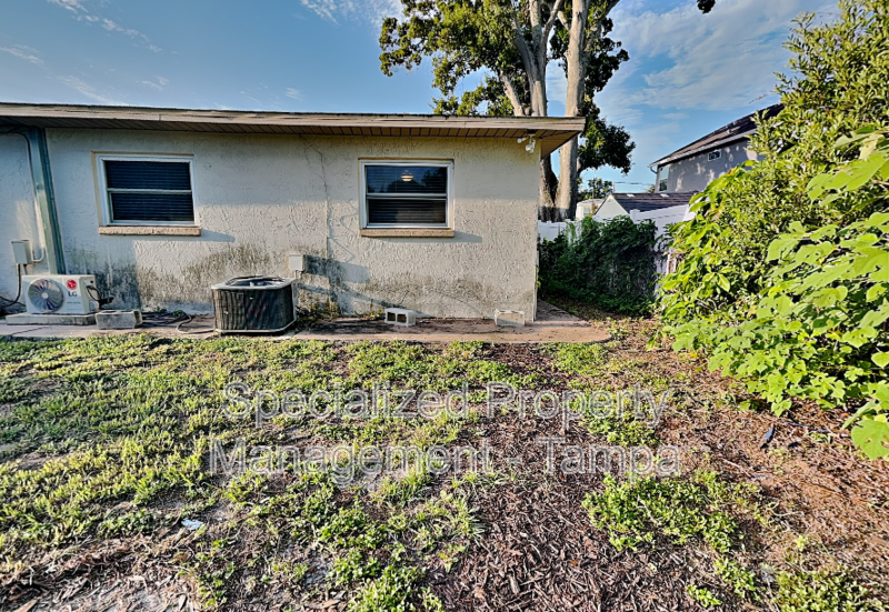 3619 W Cass St #A - Photo 2 of 16
