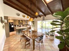 featured image of 2866 Turnbull St
