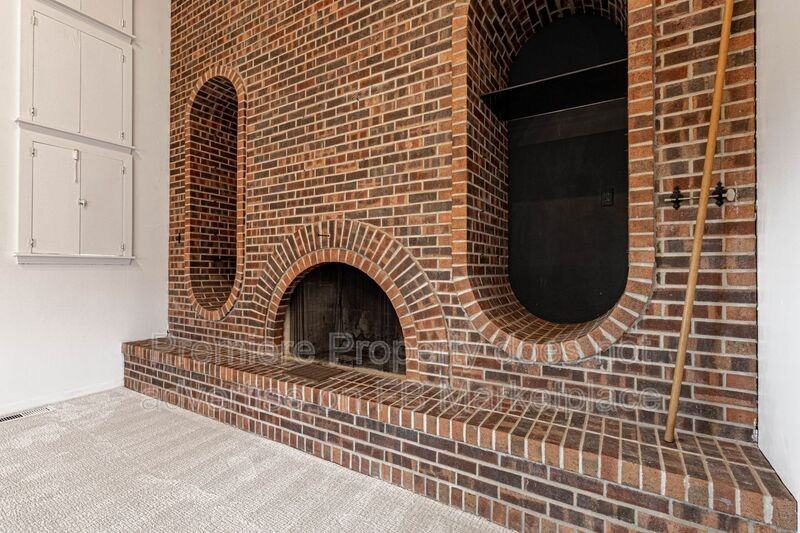 4731 Liberty St - Photo 3 of 21
