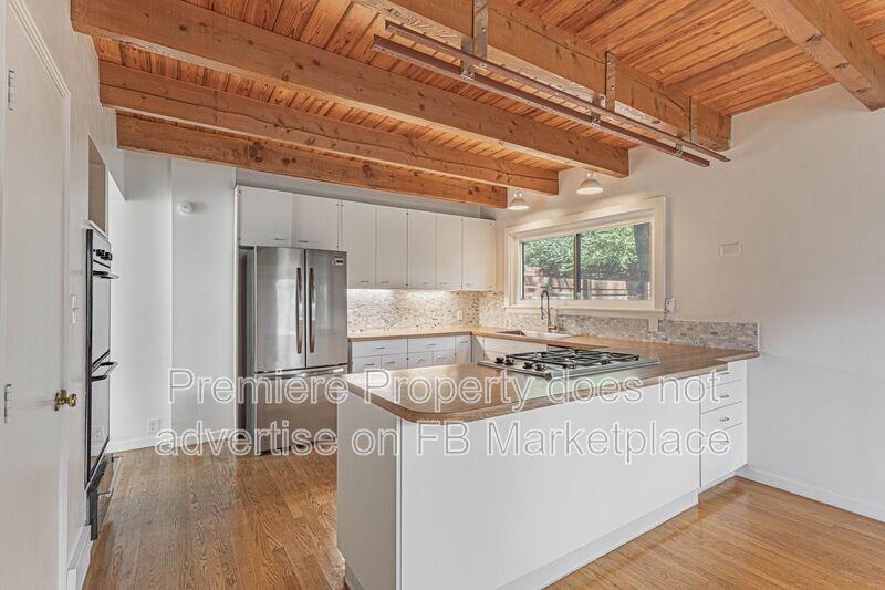 4731 Liberty St - Photo 4 of 21