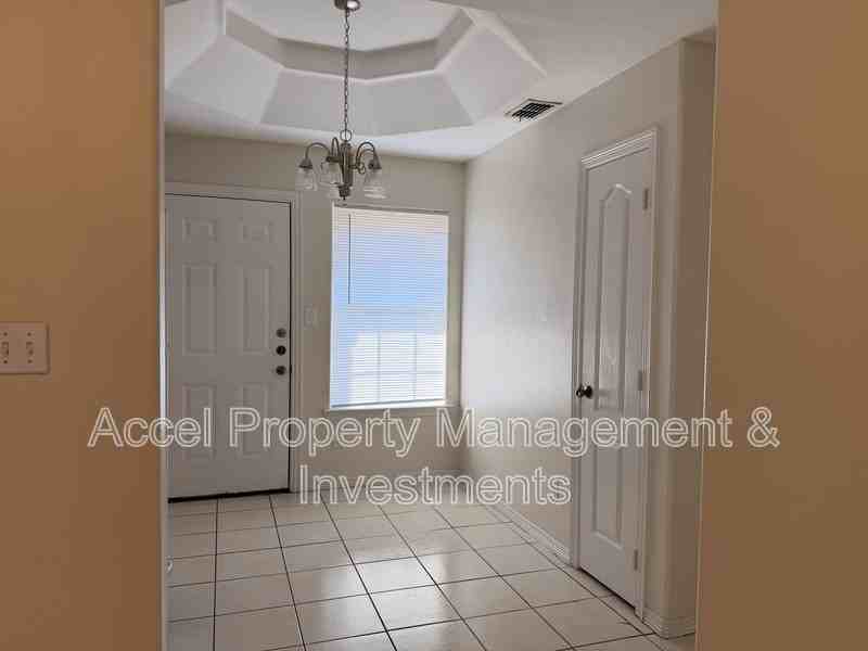 1601 E Coyote St #3 - Photo 4 of 18