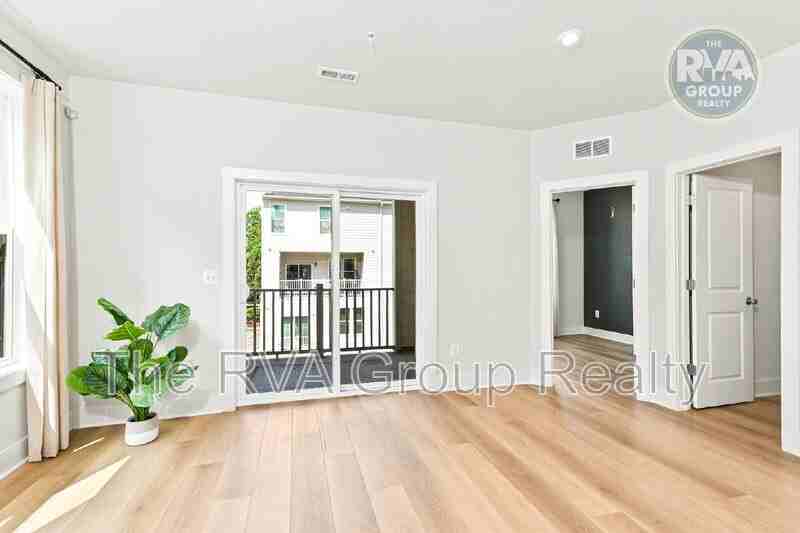 1552 Moore St #B - Photo 4 of 29
