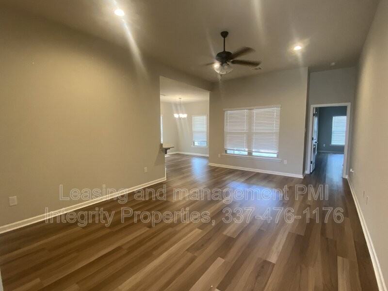 204 Sparkling Meadows Ln - Photo 3 of 36