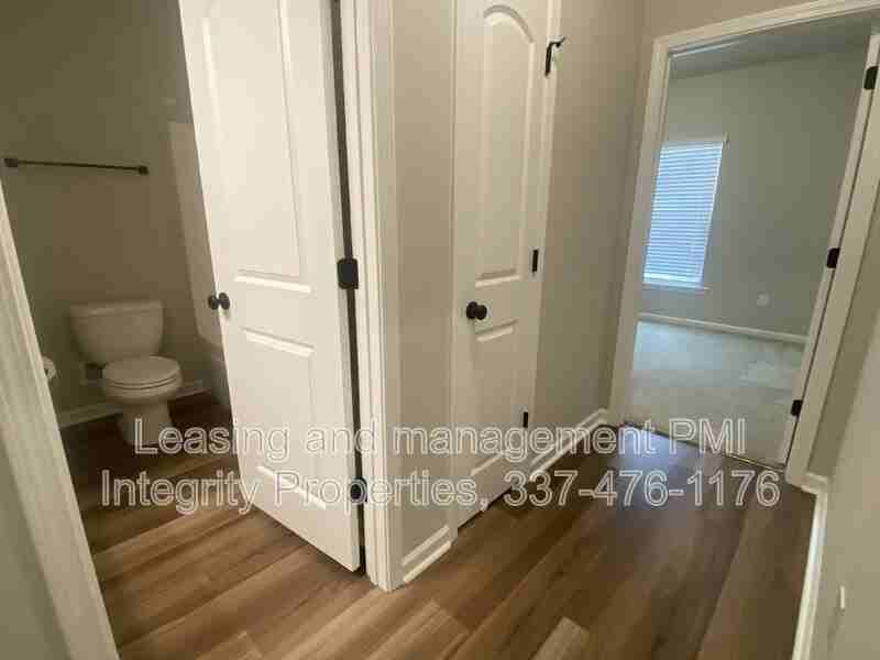 204 Sparkling Meadows Ln - Photo 4 of 36