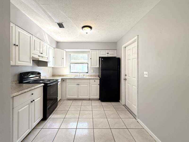 1413 E 99th Ave #B - Photo 5 of 43