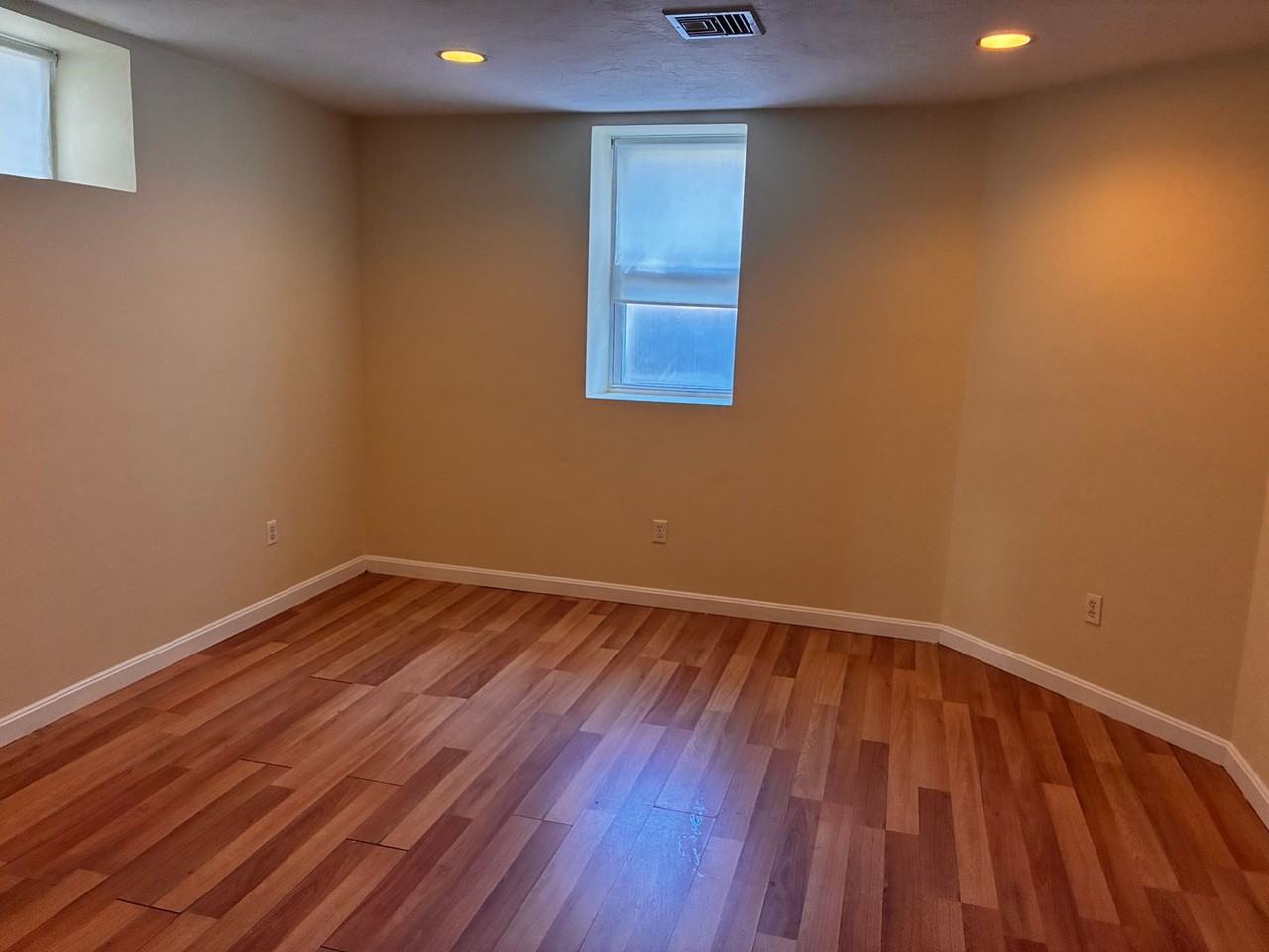 19 Braemore Rd - Photo 5 of 12