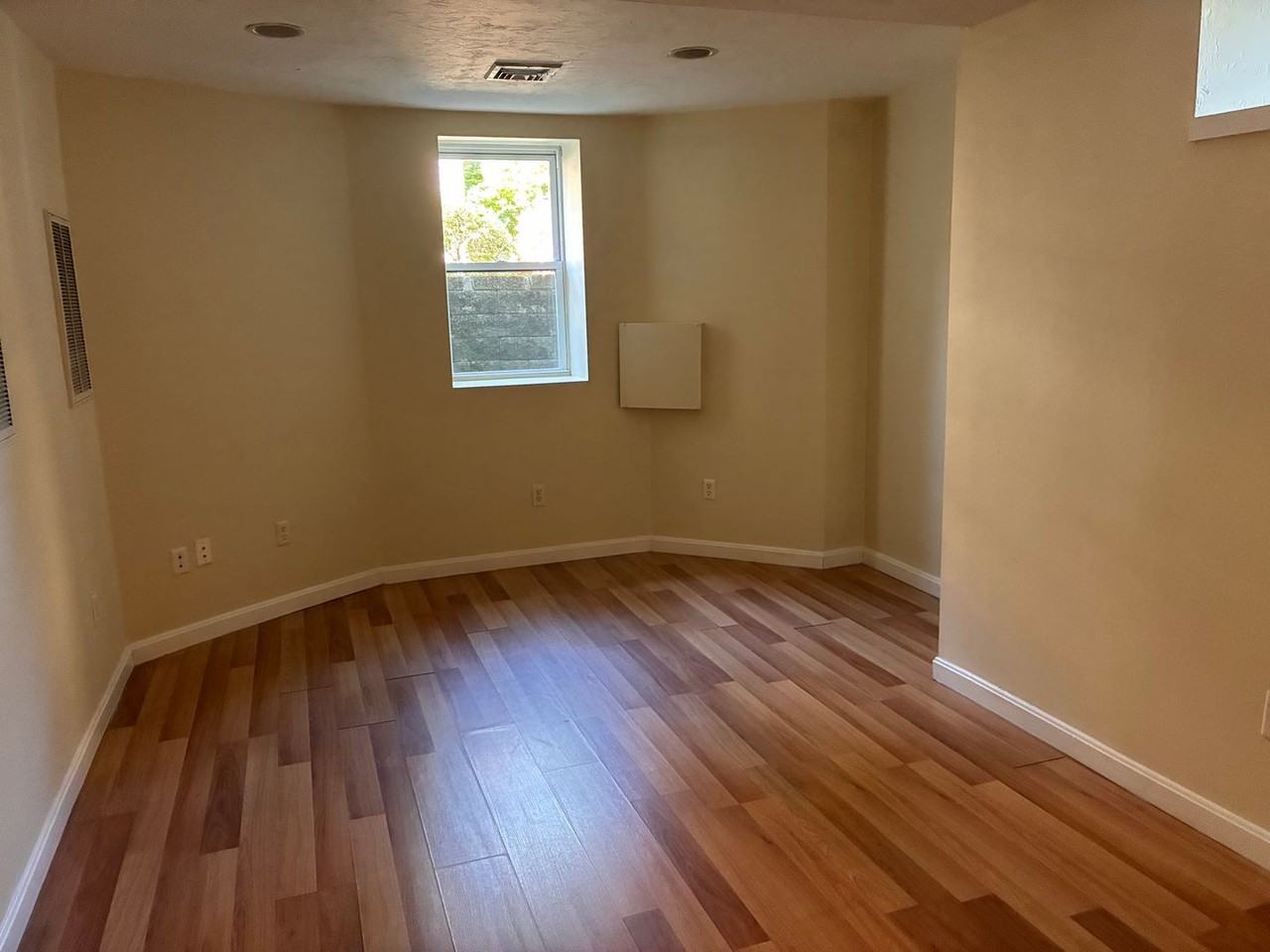 19 Braemore Rd - Photo 6 of 12
