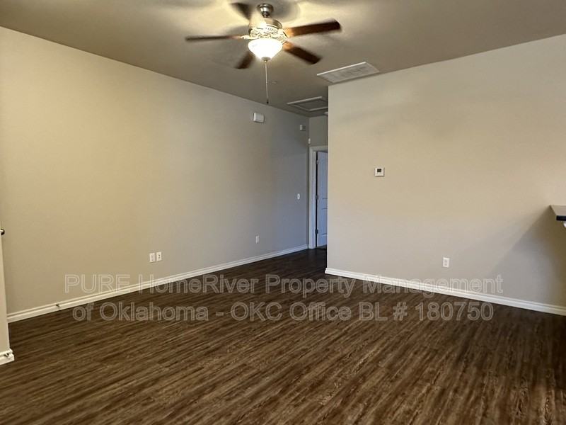1021 Sw 92nd St - Photo 3 of 18