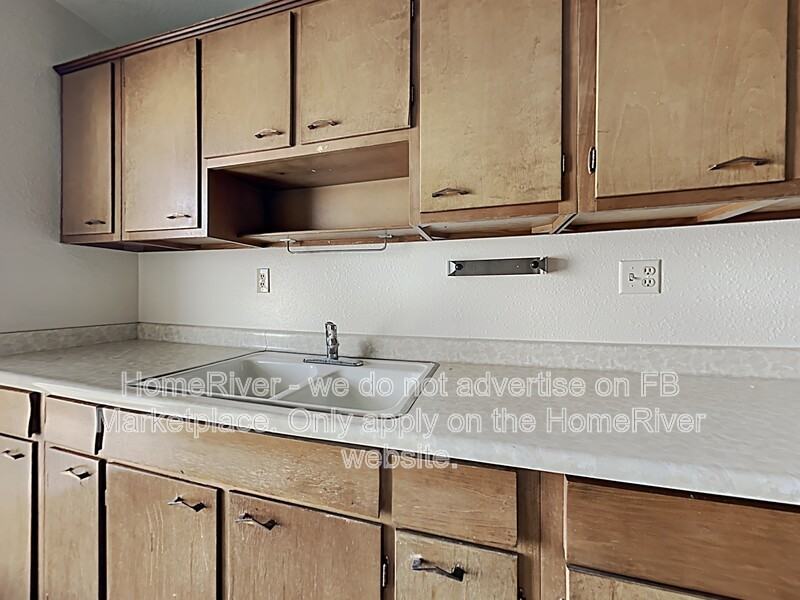 2020 Smoketree Ave N #3 - Photo 5 of 10