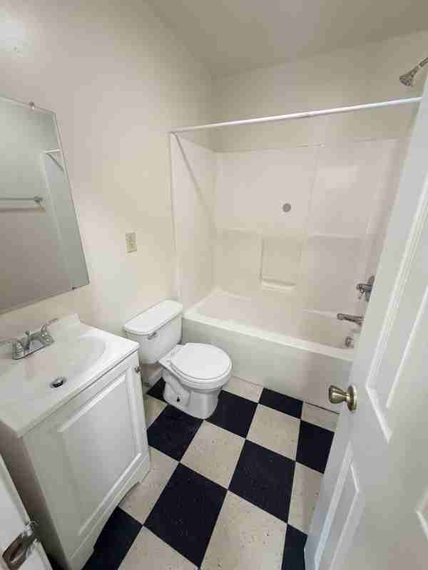 804 Chestnut St - Photo 7 of 9