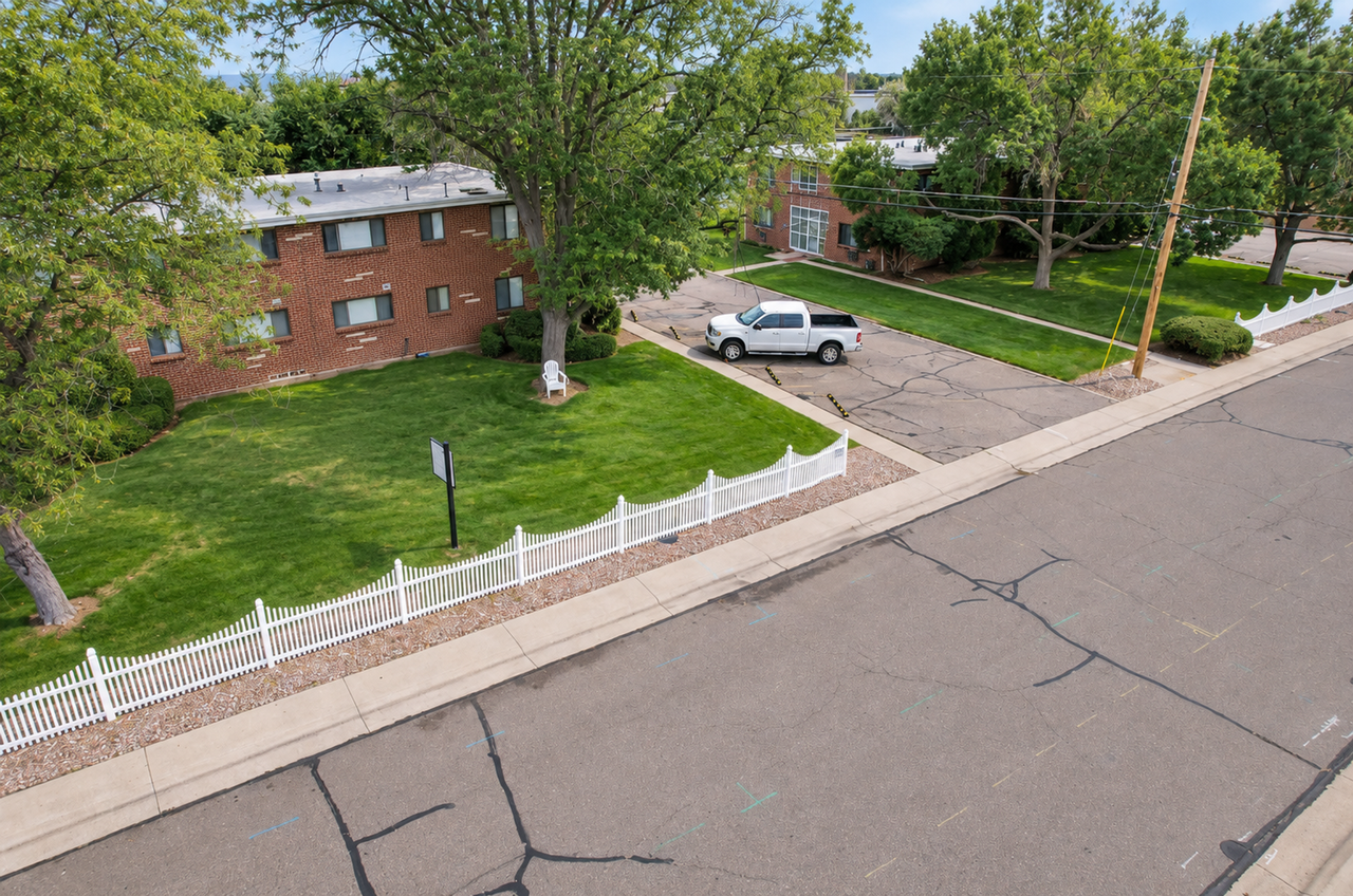 688 Miller Ct - Photo 4 of 16