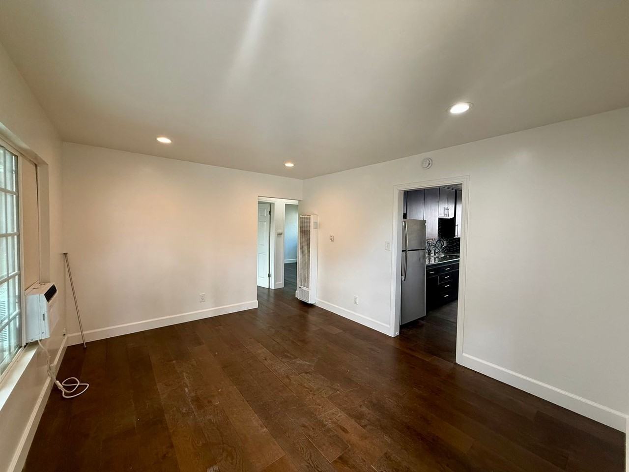 6760 Mohawk St - Photo 2 of 15