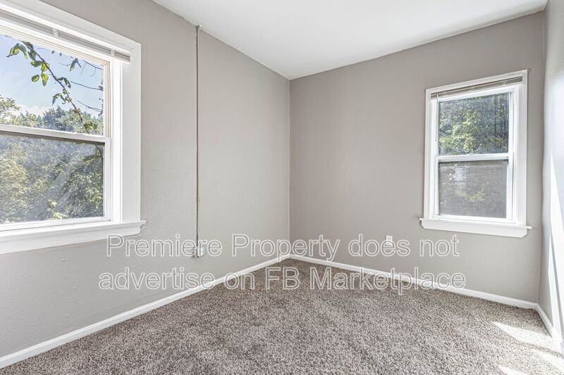 3319 E 30th St #2E - Photo 6 of 11
