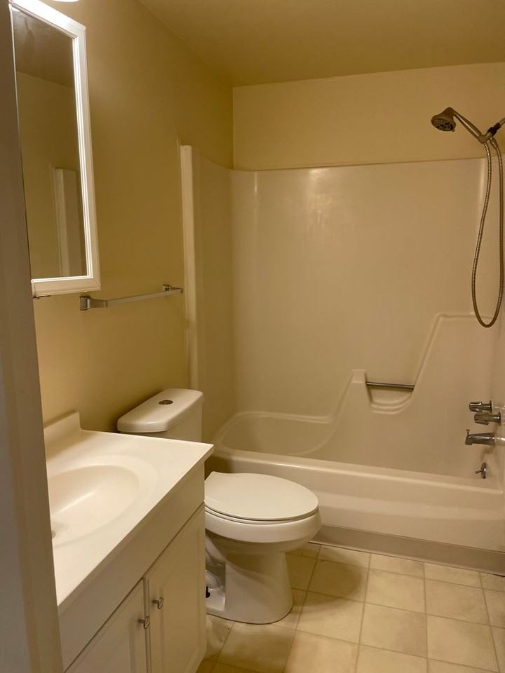 Sheridan Park and Holiday Manor - Photo 5 of 33