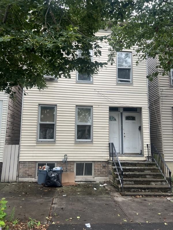 684 State St