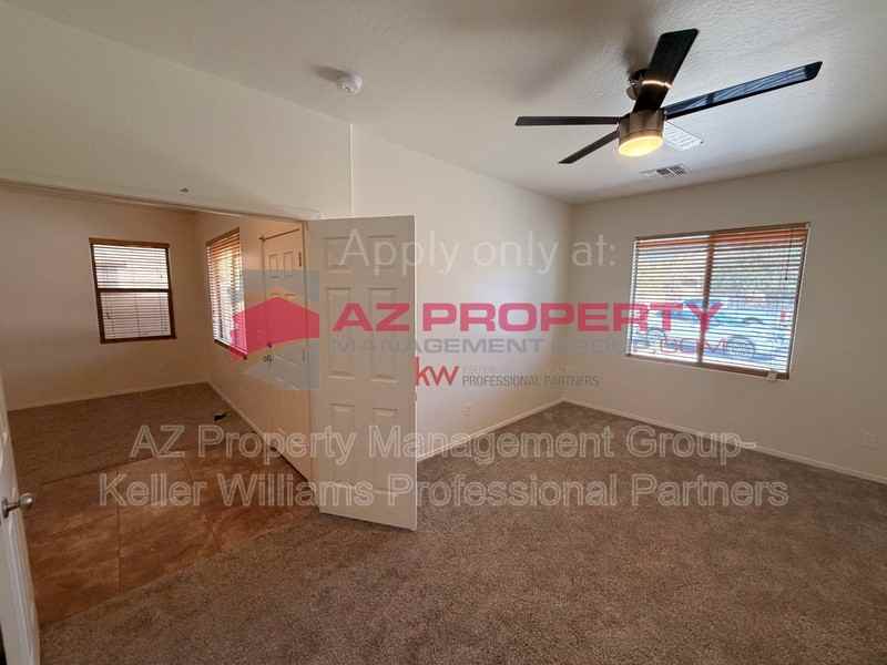 24733 W Vista Norte St - Photo 4 of 27