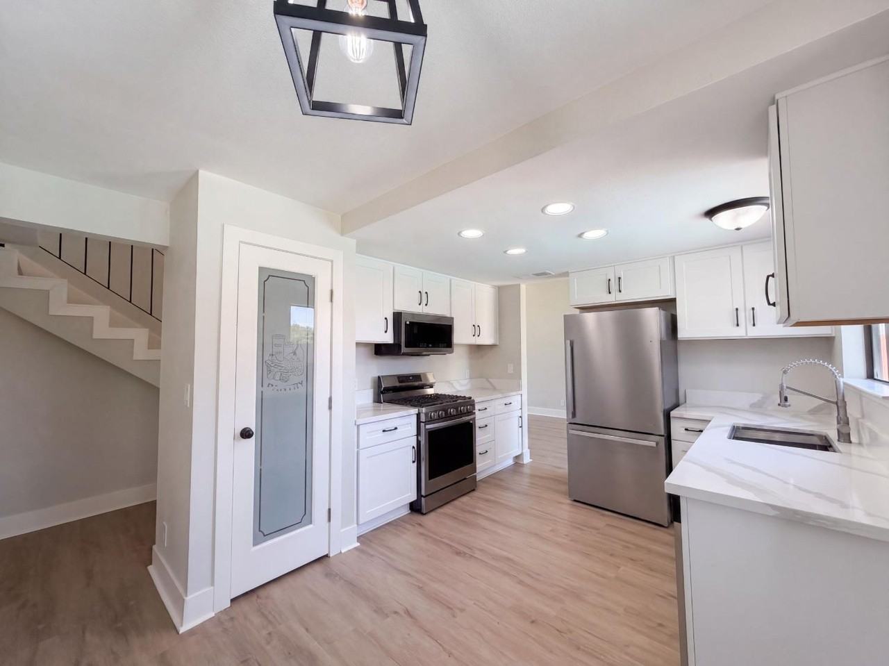 6005 La Castana Way - Photo 7 of 19