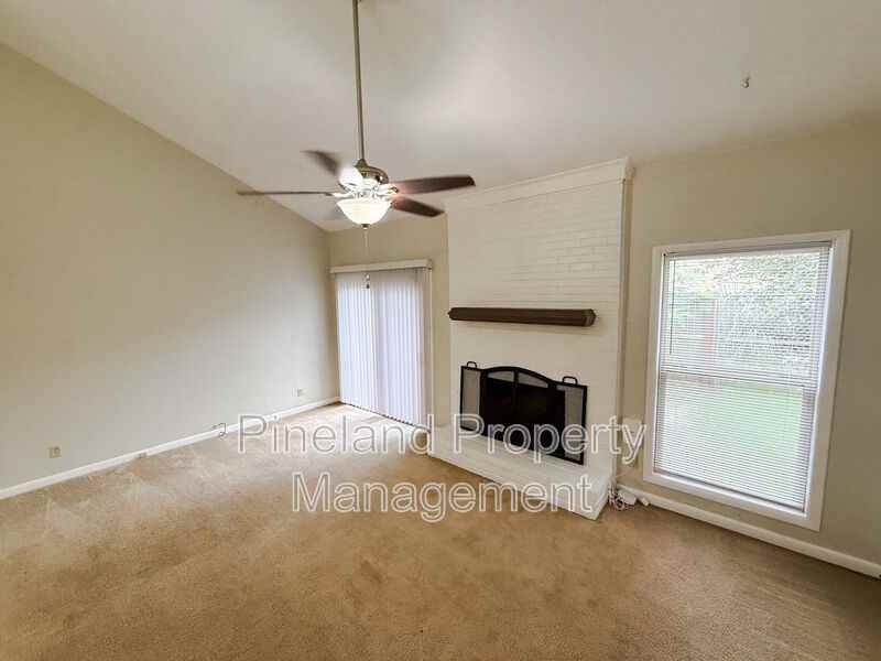 888 De Paul Dr - Photo 3 of 20