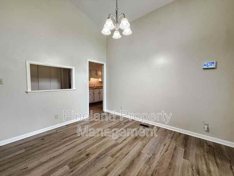 888 De Paul Dr - Photo 5 of 20