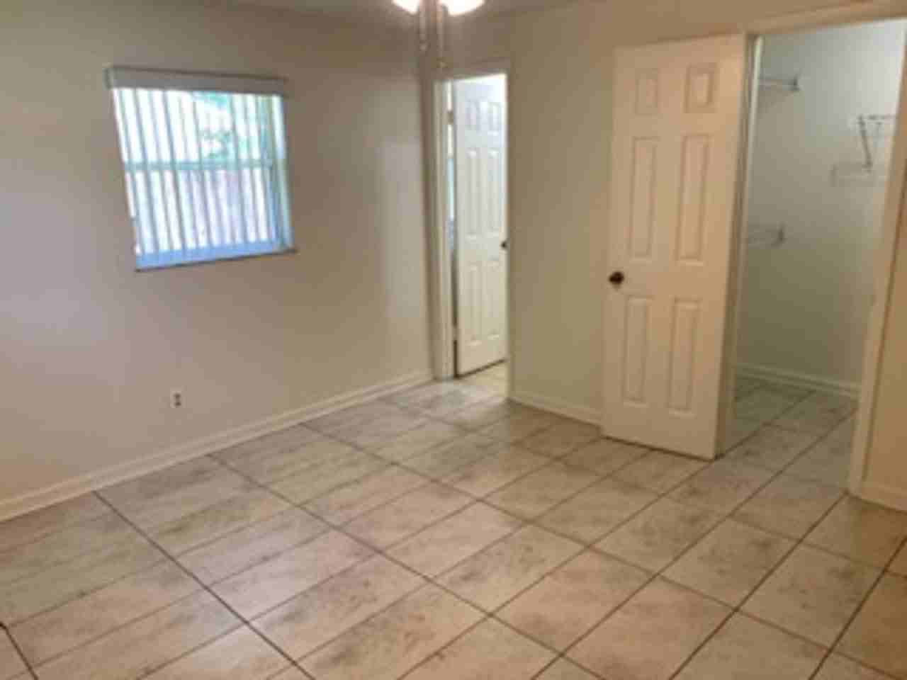 129 Scott Dr - Photo 4 of 15
