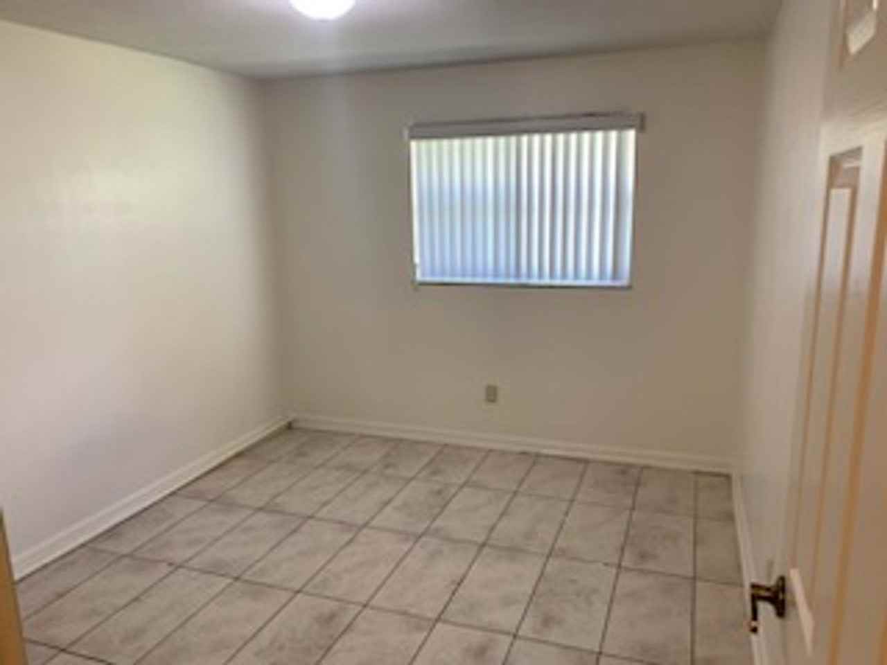 129 Scott Dr - Photo 6 of 15