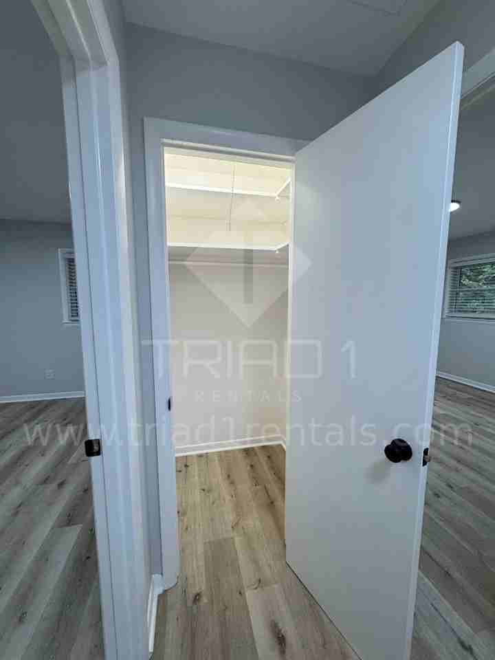 2205 Hathaway - Photo 7 of 50