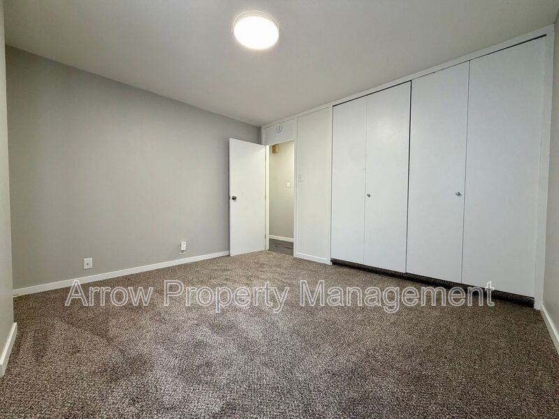 2501 N St - Photo 6 of 13